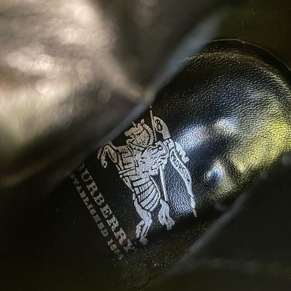 Vintage black Burberry leather booties with metallic heels - Picture 16 of 16